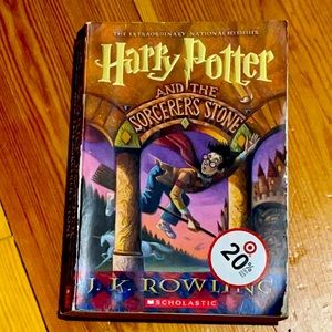 ✨3/$25✨ J K Rowling - Harry Potter and the Sorcerer’s Stone